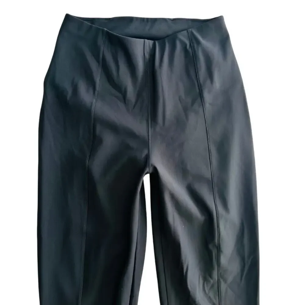 Lululemon Here to There High-Rise Crop Black Size 4 Trouser Work Career Travel
